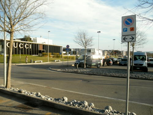 The mall（ザ　モール）の駐車場