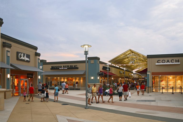 stores at aurora farms outlet